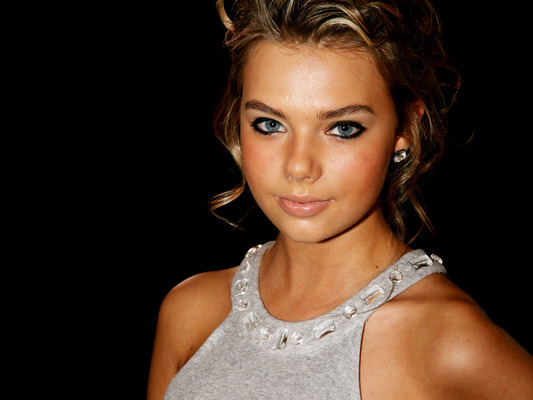 indiana-evans-880926l-poza - claire holt si indiana evans