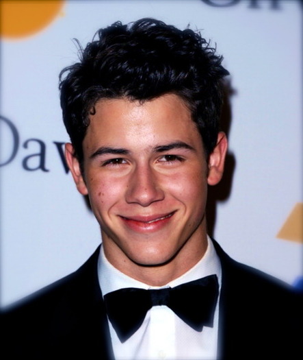 tumblr_lglgpqY0r11qzzcioo1_500 - nick jonas2011