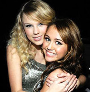 29660460_MINCAJSBR - poze rare miley cyrus2