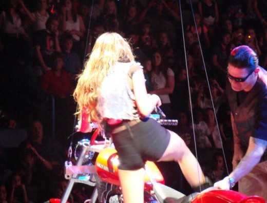 Miley-Cyrus-concert-indianapolis-20-520x396 - poze rare miley cyrus2