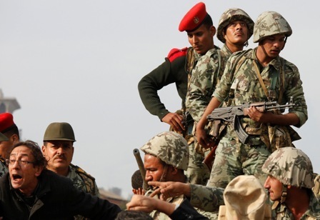 armata egipteana la granita libiei - evenimente 2011
