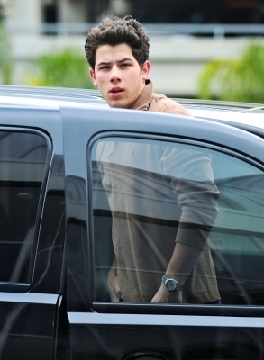 Nick-Jonas-nick-jonas-19935946-293-400 - Bagaje