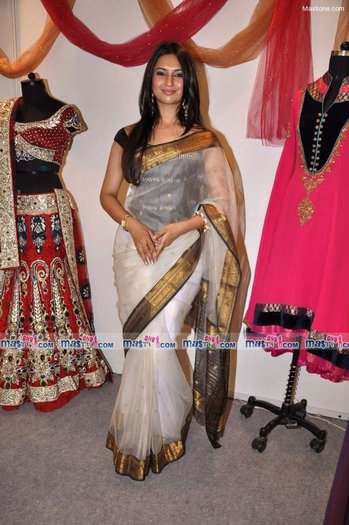 DSC_0010 [1024x768] - Divyanka Tripathi at Times Shagun Exhibition