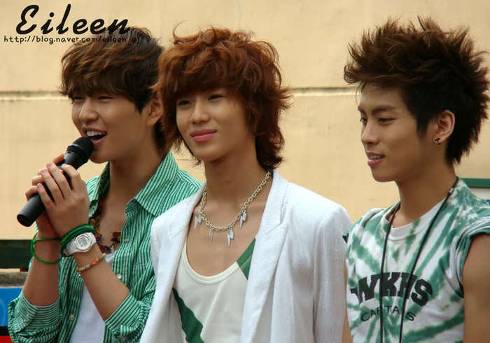 SHINeesfansign6