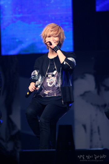 tumblr_lh2rcl7tHZ1qcl8qx - Lee Taemin