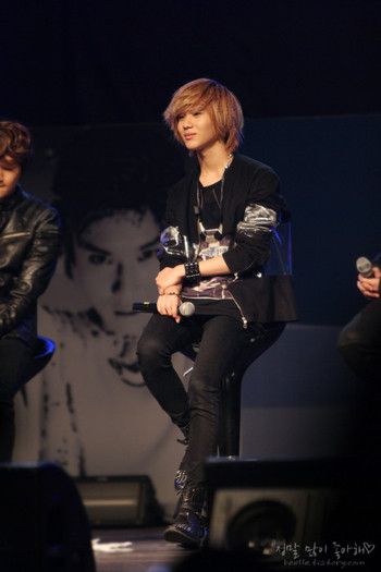 tumblr_lh2rd9ZREe1qcl8qx - Lee Taemin
