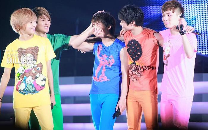 SHINee+01