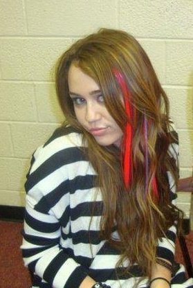 63533_148758098496304_129877630384351_249594_2792765_n - Poze personale cu Miley de pe Facebook-ul ei