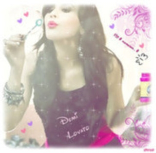 27648321_QFLYNJPLF - glitter demi lovato