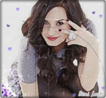 27771267_UPTJGXQOA - glitter demi lovato