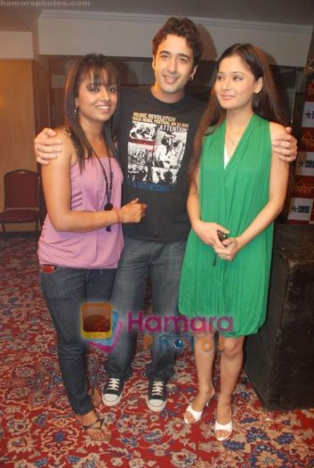 normal_Parul Chauhan, Sara Khan at Star Plus big bash for serial Bidaai in Ramee on 9th July 2009 (4 - Parul Chauhan