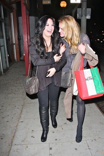 252952320 - demi march 2011 some pics