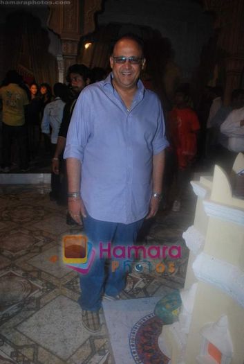 normal_Alok Nath at Maat Pitah Ke Charanon Mein Swarg bash in Dahisar on 29th June 2009 (4) - Alok Nath