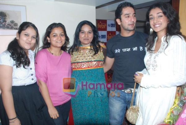 normal_Vibha Chibber at Star Plus big bash for serial Bidaai in Ramee on 9th July 2009 (4)