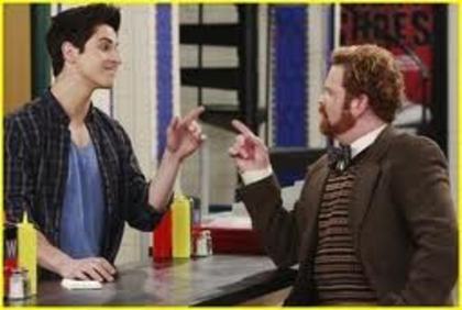 Magicienii din Waverly Place Magicienii din Waverly Place