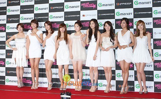 32063_125753350782389_100000431741726_217511_3682671_n - y---SNSD---y