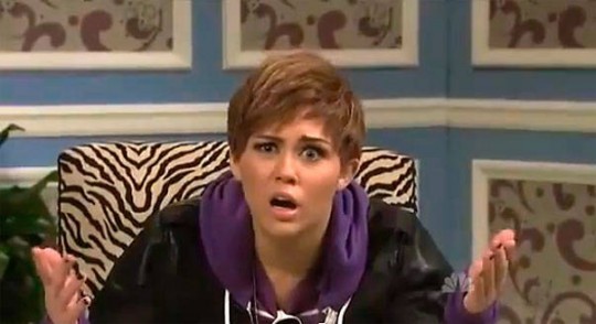 miley cyrus justin bieber1 540x294 Miley Cyrus a devenit Justin Bieber pentru o seara - Miley Cyrus a devenit Justin Bieber pentru o seara