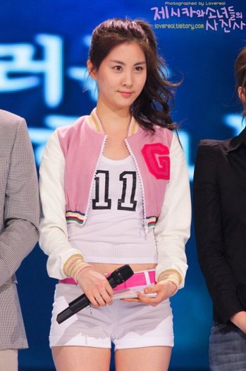 23536_349359657887_346207347887_3535071_753579_n - y---SNSD-seohyun---y