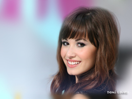 demi_lovato_in_rehab_freecomputerdesktopwallpaper_p1