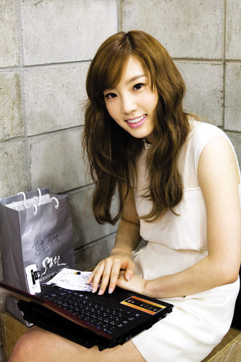 28498_398722568291_341497963291_4297187_8259108_n - y---SNSD-taeyeon---y