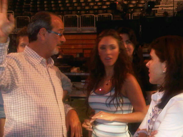 Ensayos, Chat y Entrevistas en Miami\'