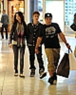 thumb_019 - mai mult decat selena si justin