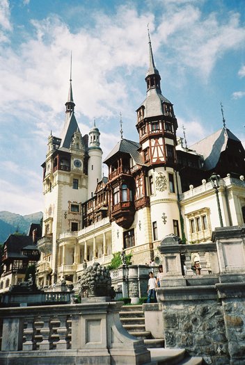 Castelul Peles 26 - 3 MONUMENTE DIVERSE