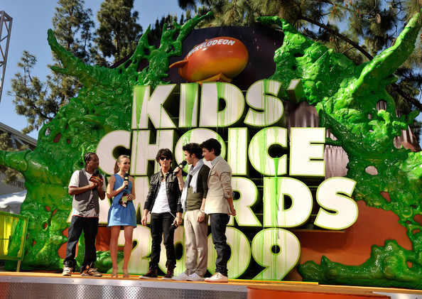 Nickelodeon+22nd+Annual+Kids+Choice+Awards+Ix3QtBZ0wjWl - Nickelodeon s 22nd Annual Kids Choice Awards - Arrivals