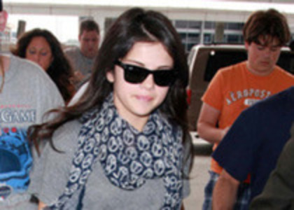 FLFBZBKVESREWCMFGRK[1] - 0 alte poze cu selena gomez 0