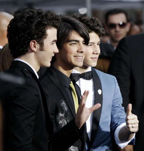 Joe+Jonas+Walt+Disney+Pictures+Jonas+Brothers+embs6OifPgEl