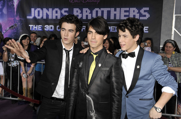 Joe+Jonas+Walt+Disney+Pictures+Jonas+Brothers+xsZJtnx3j6Bl - Walt Disney Pictures Jonas Brothers The 3D Concert Experience 2