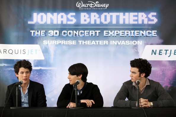 Joe+Jonas+Jonas+Brothers+Announce+Surprise+LKQnrBlv8kGl - Surprise Theater Invasions