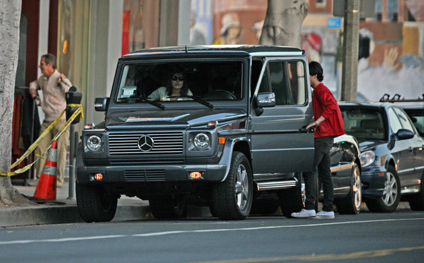 Joe+Jonas+Joe+Jonas+Poses+Fans+fy5UF0dGMYJl