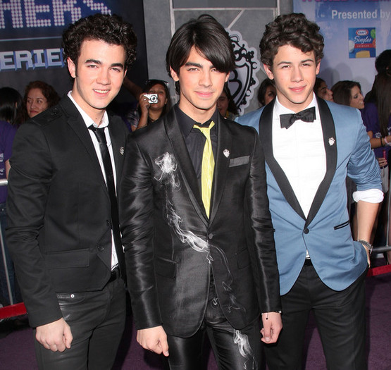 Joe+Jonas+Walt+Disney+Pictures+Jonas+Brothers+ujx3u6Cq0CCl