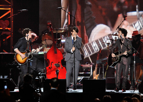 2009+MusiCares+Person+Year+Honoring+Neil+Diamond+FY8mwWdxRB9l - 2009 MusiCares Person Of The Year Honoring Neil Diamond - Show