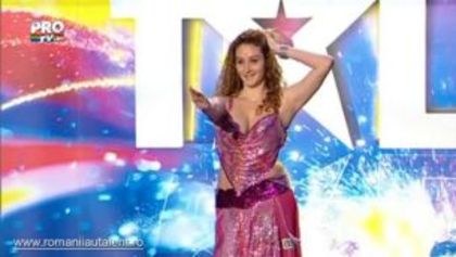 iti-place-cum-danseaza-din-buric-din-18-februarie-romanii-au-talent-video_size1