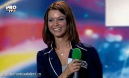 vorbeste-rapid-invers-in-romana-franceza-si-engleza-talent-uluitor-video_size1 - 00 Romanii au Talent 00