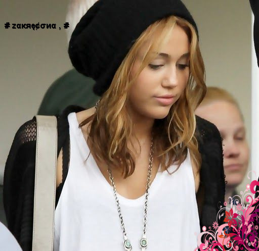 30269715_TKMUGTQXQ - miley cyrus