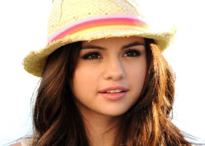 selena gomez Wallpaper__yvt2 - walpapere cu sell