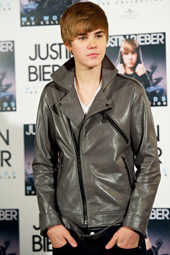 Justin Bieber hot Topul E.T