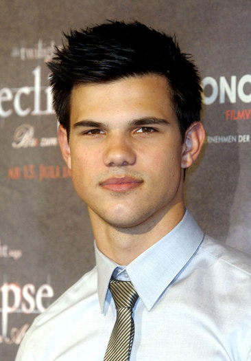 Taylor Lautner hot Topul E.T