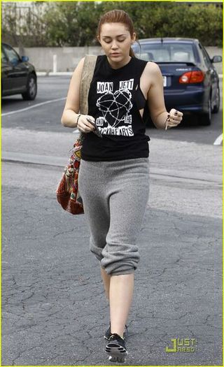  - x At gym in Toluca Lake - 14th March 2011