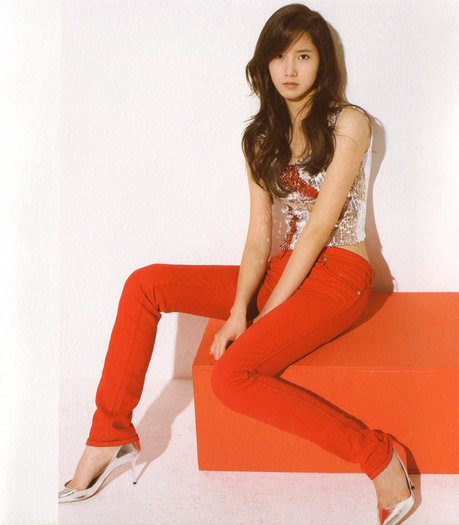 25617_1350597757321_1002670542_30893094_4080670_n - y---SNSD-yoona---y