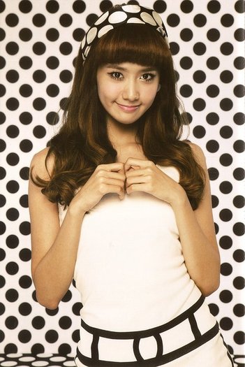 184386_203168129693590_100000012148800_767261_2560033_n - y---SNSD-yoona---y