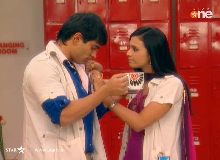 dill44 - INTALNIREA INIMILOR-DILLMILL GAYYE