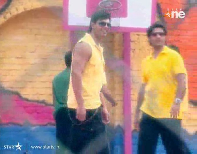 dill160 - INTALNIREA INIMILOR-DILLMILL GAYYE
