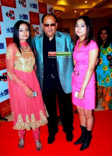 23742287_VVDDEUWTB - Sapna Babul Ka Bidaai-Culoarea Fericirii