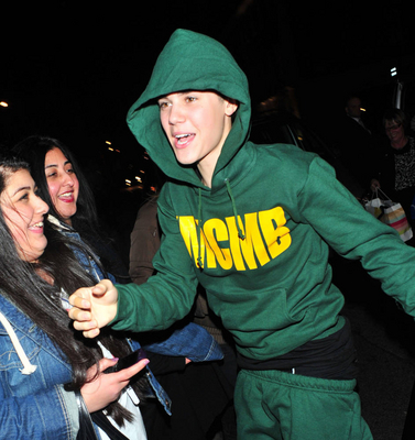  - 2011 Arriving Back To His London Hotel March 14th