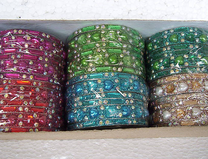 Kundan-glitter-Meenakari-Indian-bangles-9