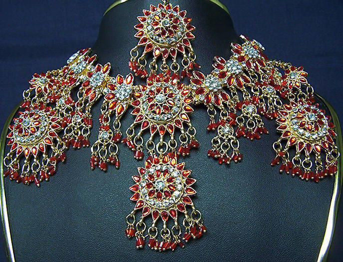 indian-bridal-wear-indian-heavy-jewelry-in-multi-color-2 (1) - Bijuterii indiene2
